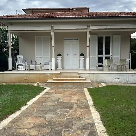 Villino Elisabetta Marina di Pietrasanta